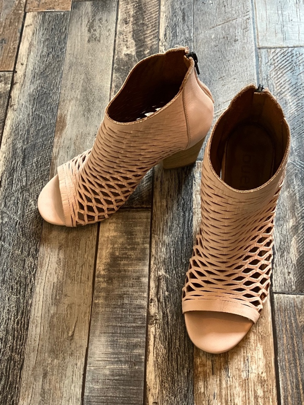 Bueno light pink mesh bootie